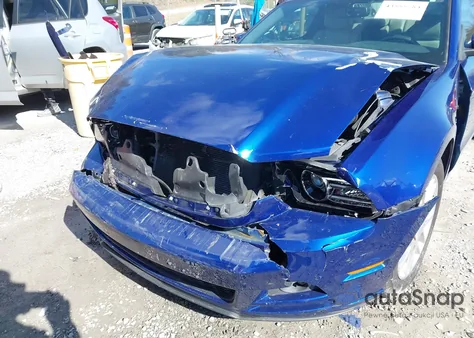 2014 Ford Mustang V6 Premium z USA, uszkodzony, nr VIN 1ZVBP8AM2E5230876